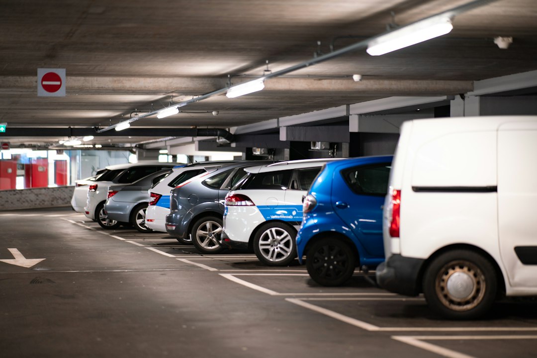 Fiscalité automobile en France (2022-2025) : Suppression de la TVS et introduction des taxes sur les émissions polluantes et le poids